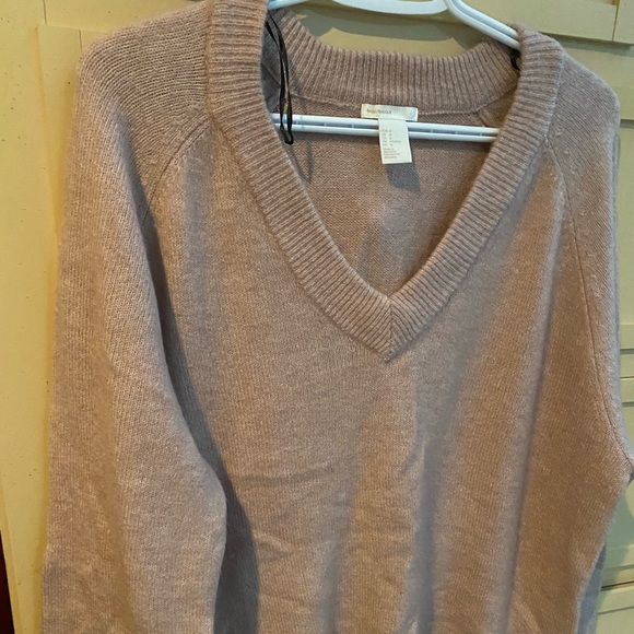 H&M Sweater - Picture 2 of 3